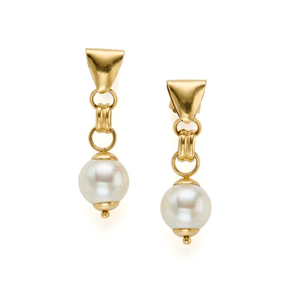 Orecchini in oro con perle