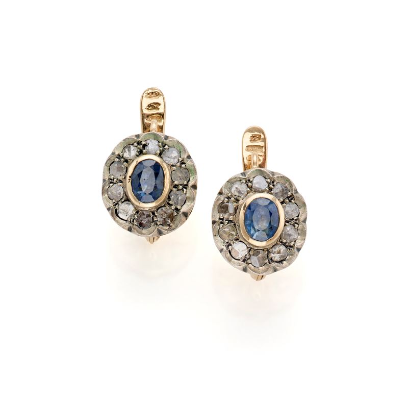 Orecchini in oro e argento con zaffiri e diamanti