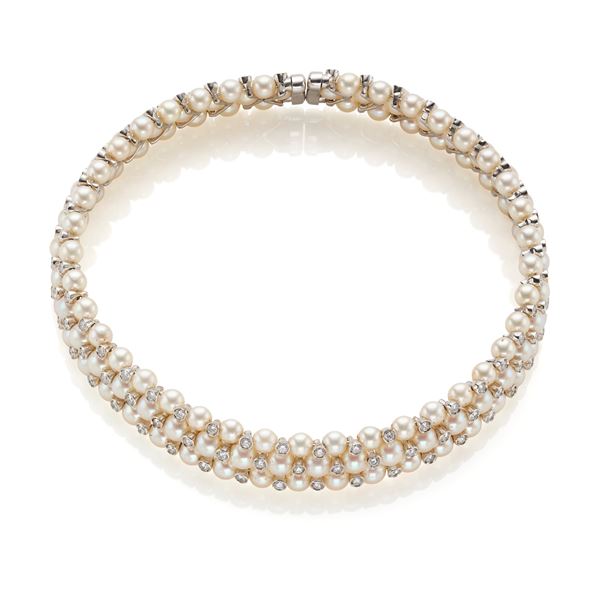 Collier in oro con perle e diamanti