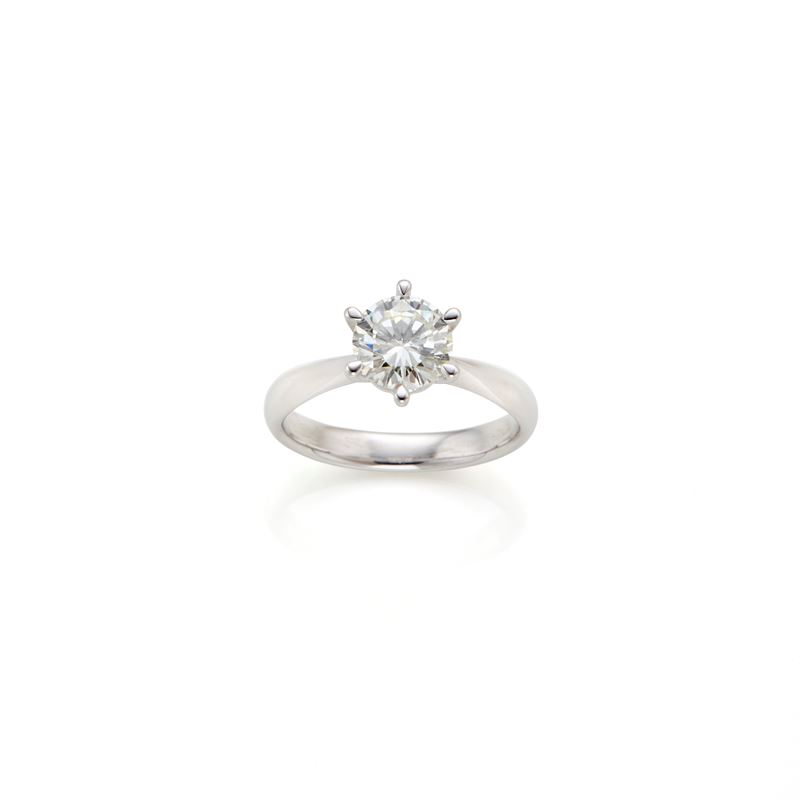 Anello in oro con diamante