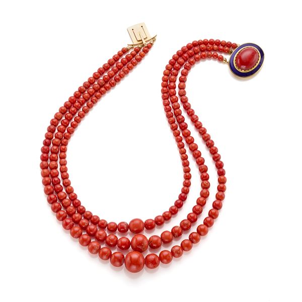 Coral necklace with gold and enamel clasp