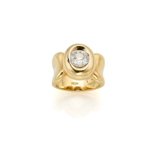 Anello in oro con diamante