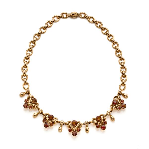 Gold necklace with quartz