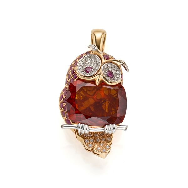 Gold  brooch/pendant with quartz, diamonds and rubies