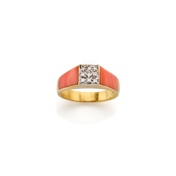 Gold ring with diamonds and coral