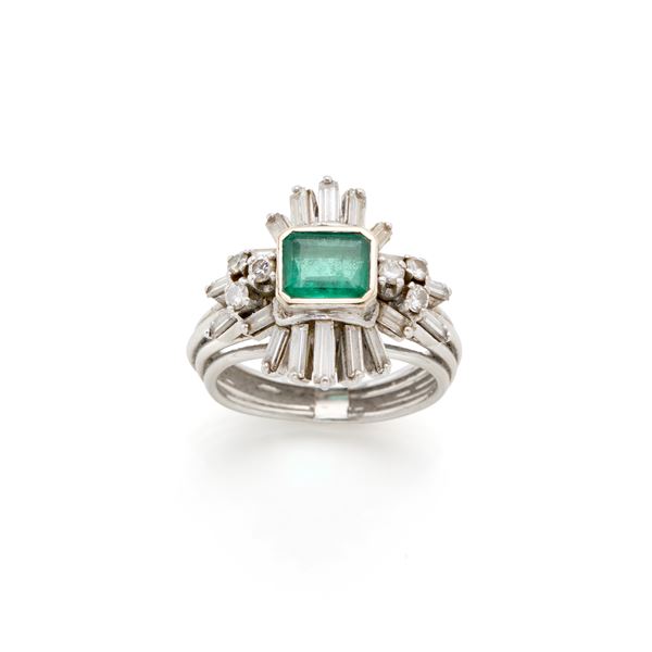 Anello in platino con smeraldo e diamanti 