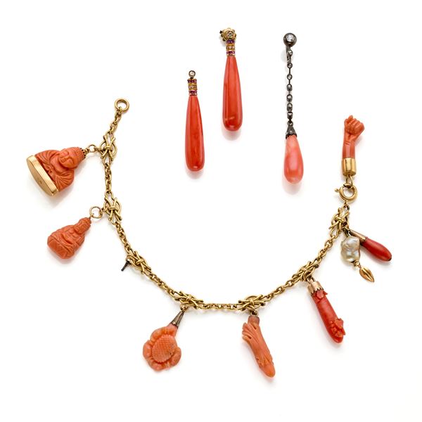 Gold and coral lot