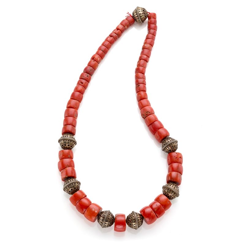 Collana in corallo e argento