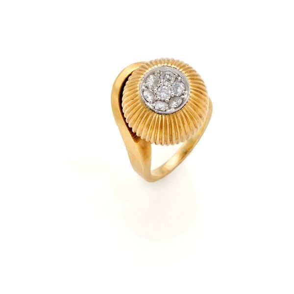 Anello Cartier in oro con diamanti 
