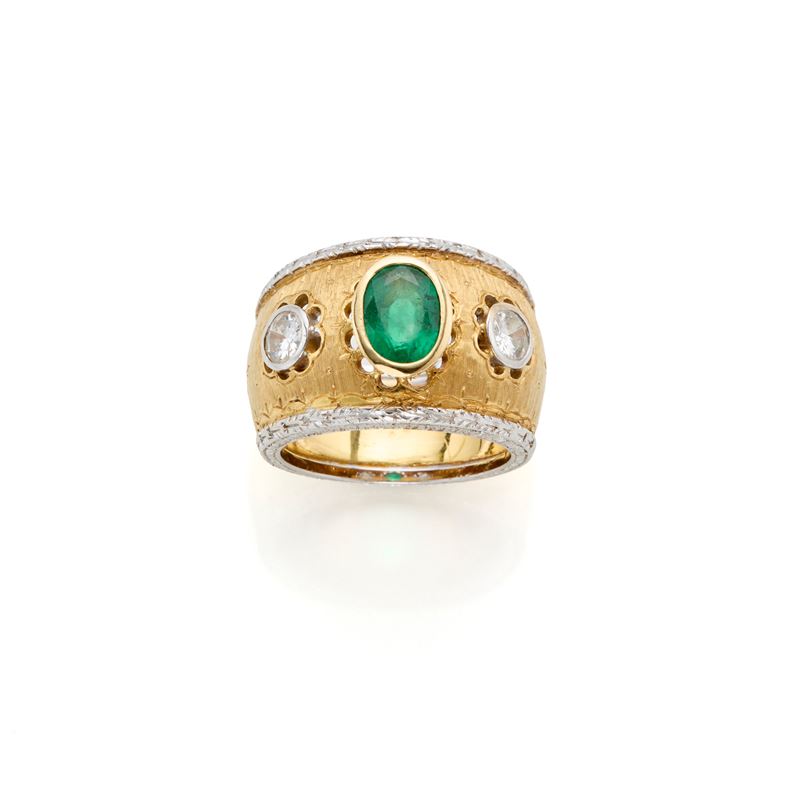 Anello in oro con smeraldo e diamanti