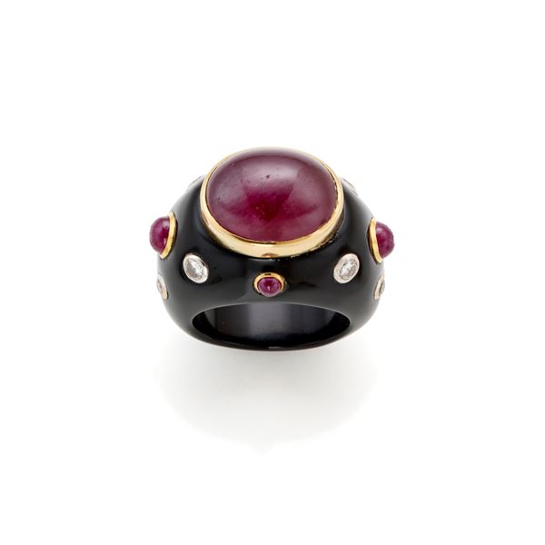 Anello Trianon in onice, oro, diamanti e rubini