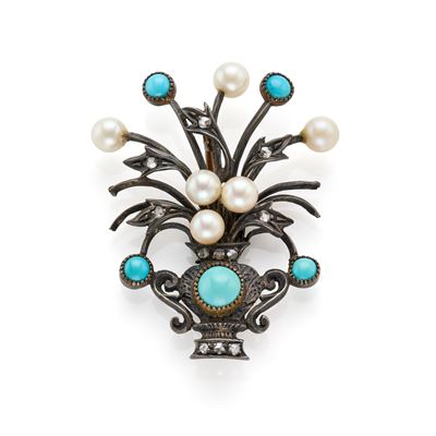 Spilla, argento con dettagli in oro giallo 18 kt, perle coltivate, turchesi cabochon e diamanti (...