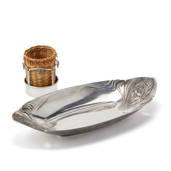 Silver-plated centerpiece signed Christofle and silver wicker breadstick signed Gerardo Sacco