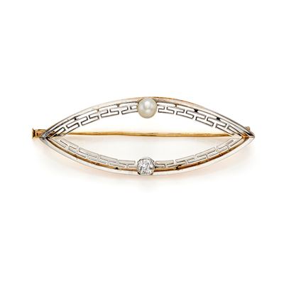 Spilla traforata in oro giallo e bianco 18 kt con perla bianca e diamante rotondo