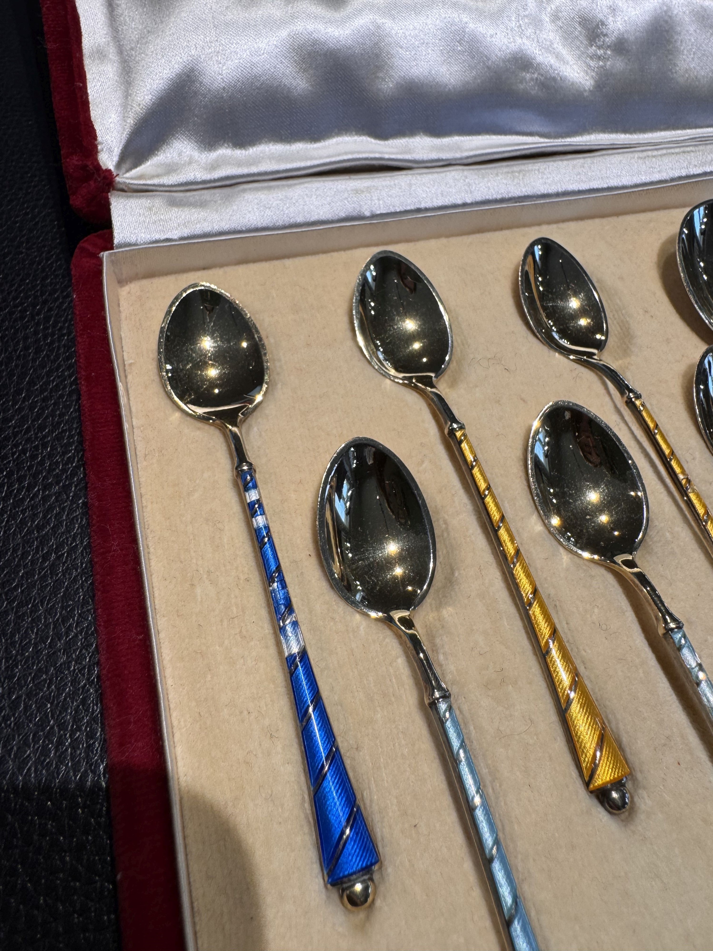 Servizio di posate da gelato in argento smaltato