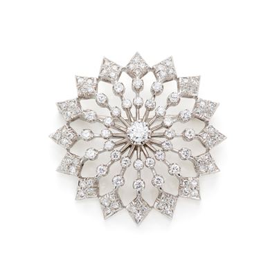 Spilla, oro bianco 18 kt con diamanti rotondi e diamanti “huit huit” (ct. tot. ca. 1,25)