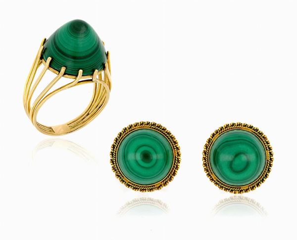 Anello e orecchini in oro giallo e malachite