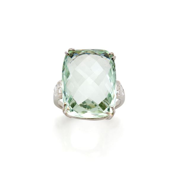 Gold ring with acquamarine and diamonds