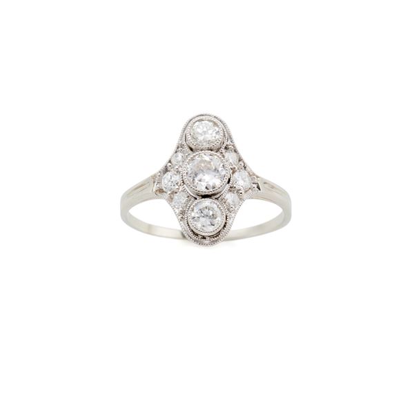 Anello in oro con diamanti