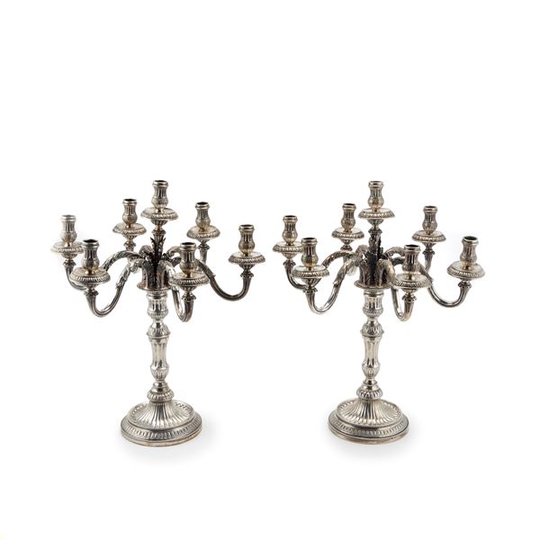 Coppia di candelabri in argento
