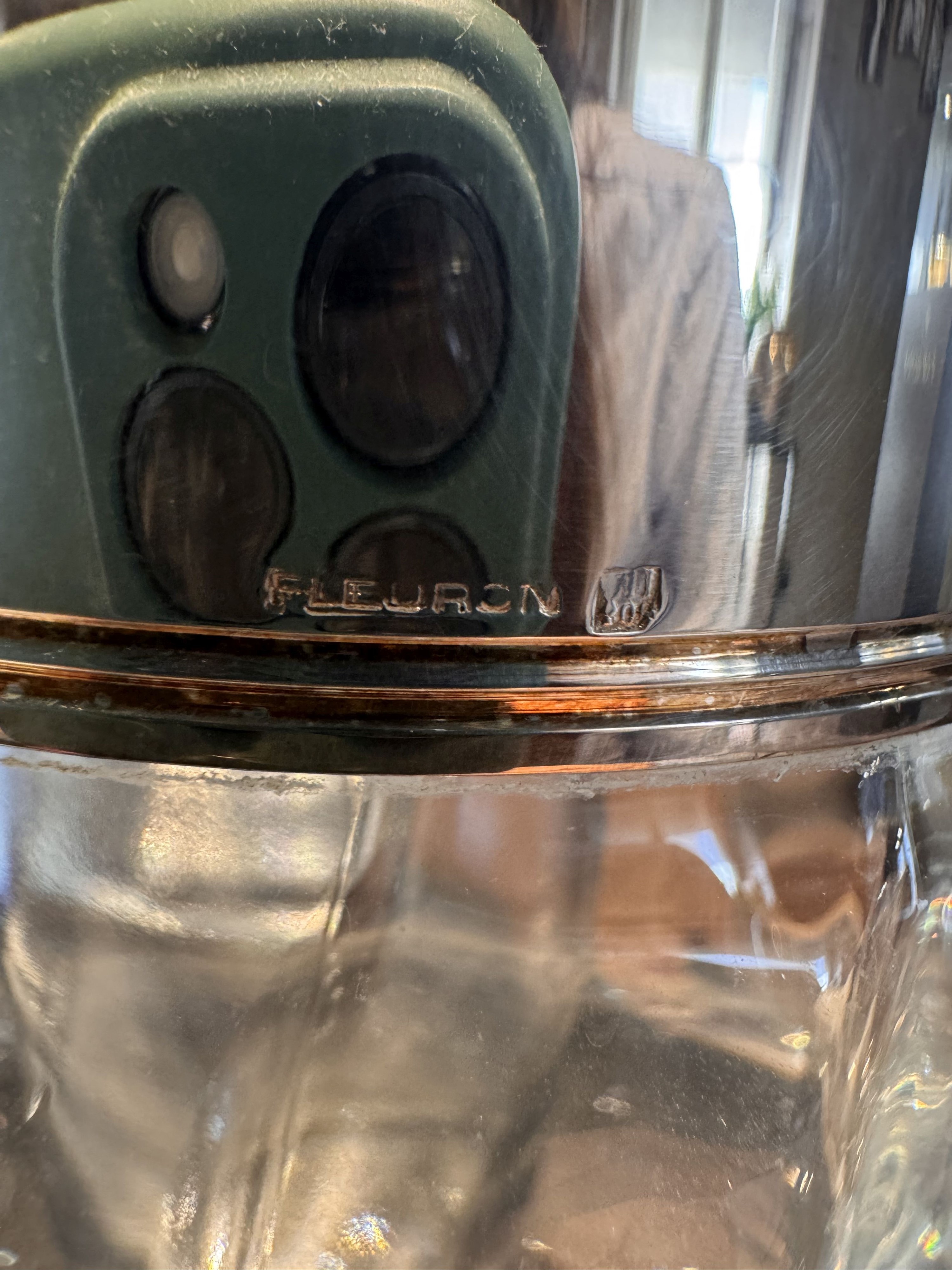 Coppia di caraffe firmate Fleuron