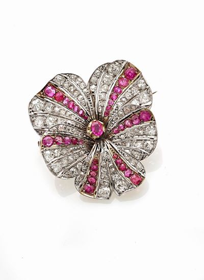 Spilla Fiore Oro, Diamanti e Rubini