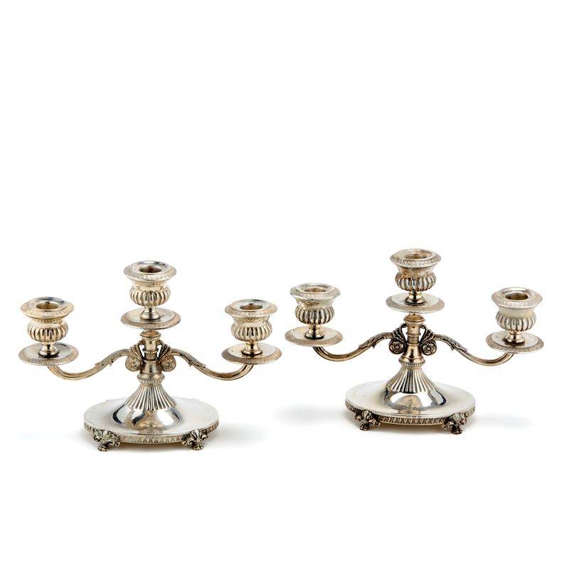 Coppia di candelabri in argento