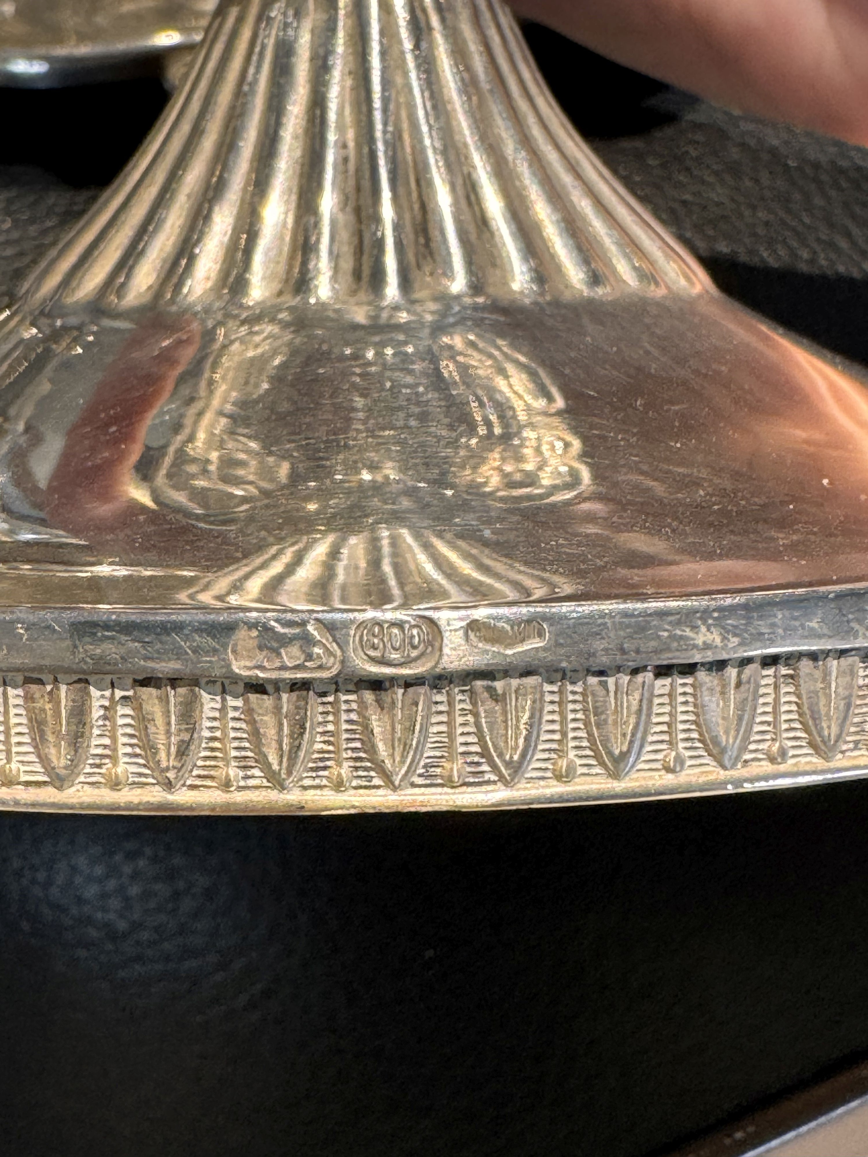 Coppia di candelabri in argento