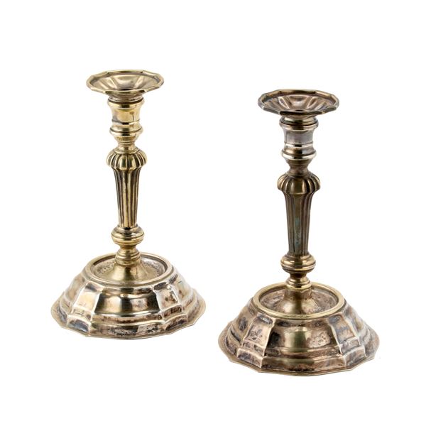 Coppia di candelieri in argento