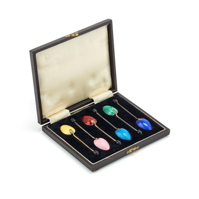 Set di cucchiaini in argento con smalti