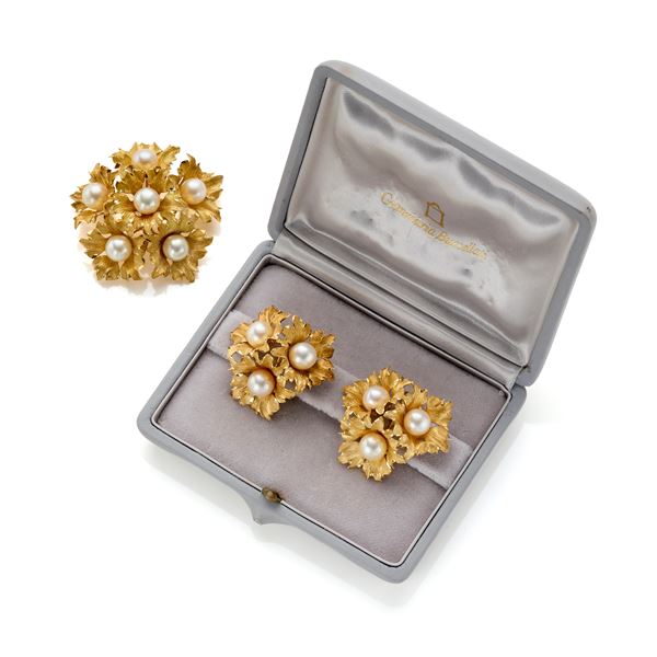 Demi parure spilla e orecchini Buccellati in oro con perle