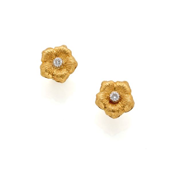 Orecchini Buccellati in oro con diamanti
