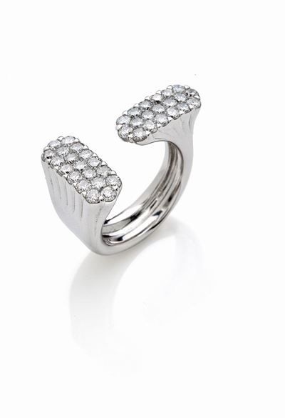 Anello in Oro Bianco e Diamanti