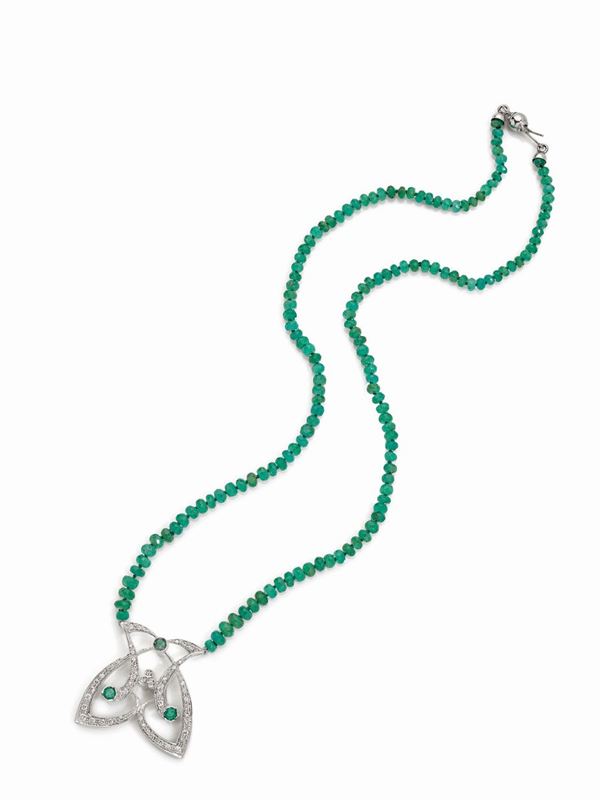 Collana smeraldi con pendente in oro bianco, smeraldi e diamanti