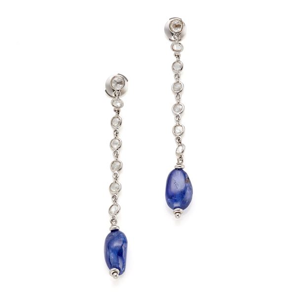 Gold earrings with diamonds and sapphires  - Auction JEWELS AND WATCHES - Faraone Casa d'Aste