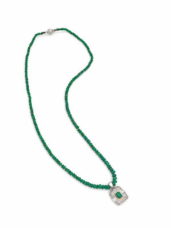 Collana smeraldi con pendente in oro bianco/giallo, smeraldi e diamanti