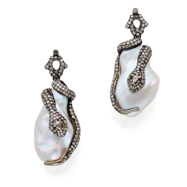Silver earrings with pearls and diamonds  - Auction JEWELS AND WATCHES - Faraone Casa d'Aste