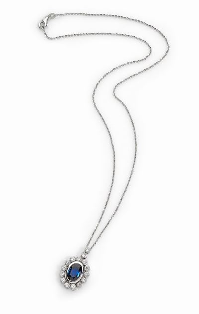 Collana in Oro Bianco con Zaffiro e Diamanti