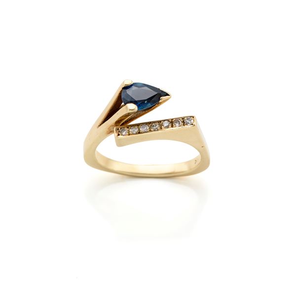 Gold ring with a sapphire and diamonds  - Auction JEWELS AND WATCHES - Faraone Casa d'Aste
