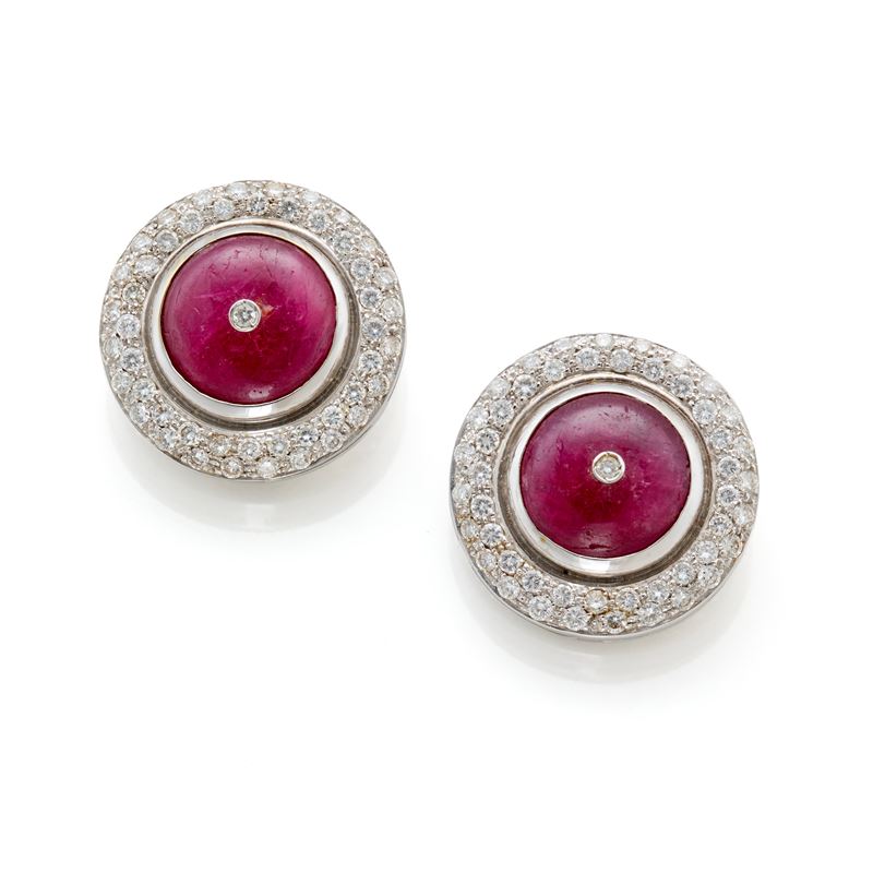 Orecchini, oro bianco 18 kt con rubini e diamanti