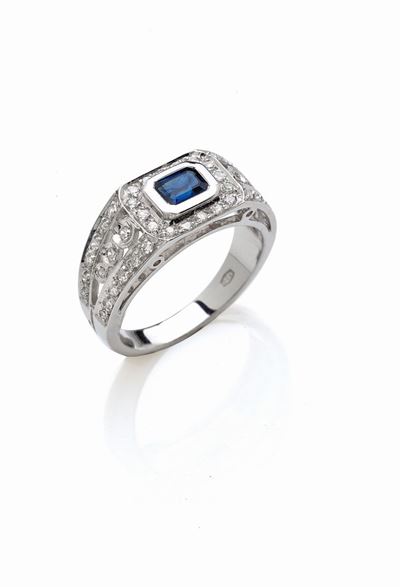 Anello Oro Bianco, Zaffiro e Diamanti