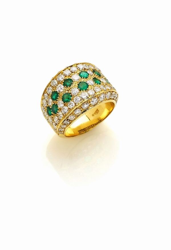 Anello oro giallo smeraldi e diamanti  - Auction Gioielli e Orologi del XX Secolo - Faraone Casa d'Aste