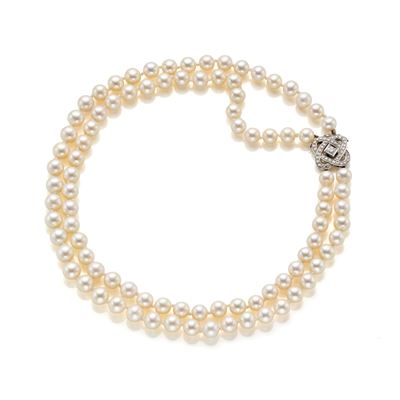 Collana a due fili di perle coltivate, Fermezza in oro bianco 18 kt con diamanti