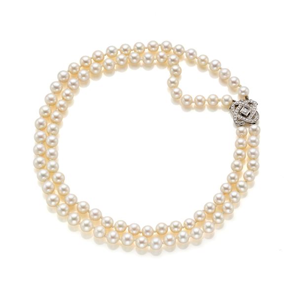 Pearl necklace with gold clasps and diamonds  - Auction JEWELS AND WATCHES - Faraone Casa d'Aste