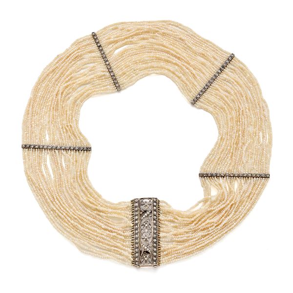 Collana multifilo di micro perle  - Asta Argenti, orologi e gioielli - Faraone Casa d'Aste