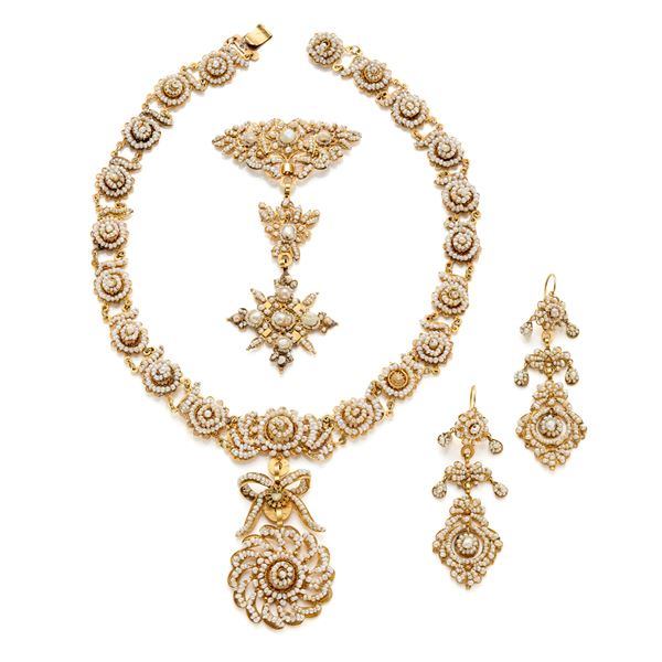 Demi parure in filigrana in oro con microperle  - Asta Argenti, orologi e gioielli - Faraone Casa d'Aste