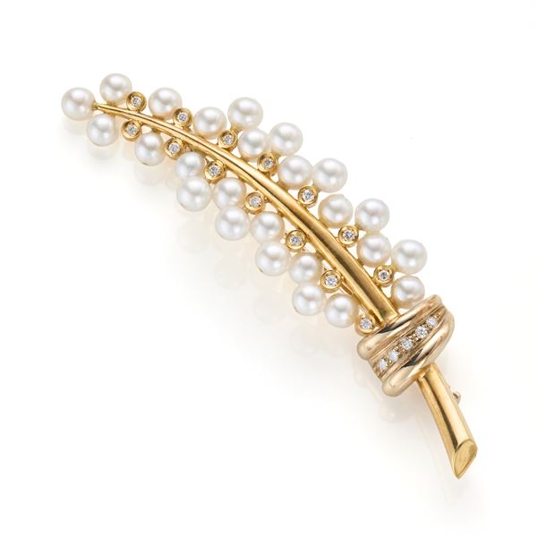 Spilla in oro con perle e diamanti