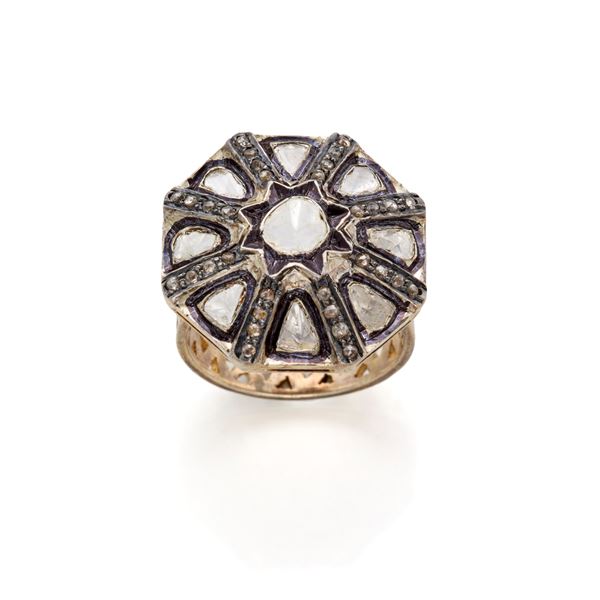 Anello in argento con diamanti