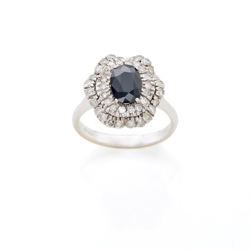 Anello in Oro con Zaffiro e Diamanti