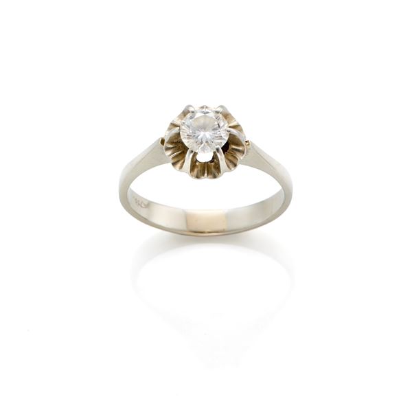 Anello in oro con diamante 